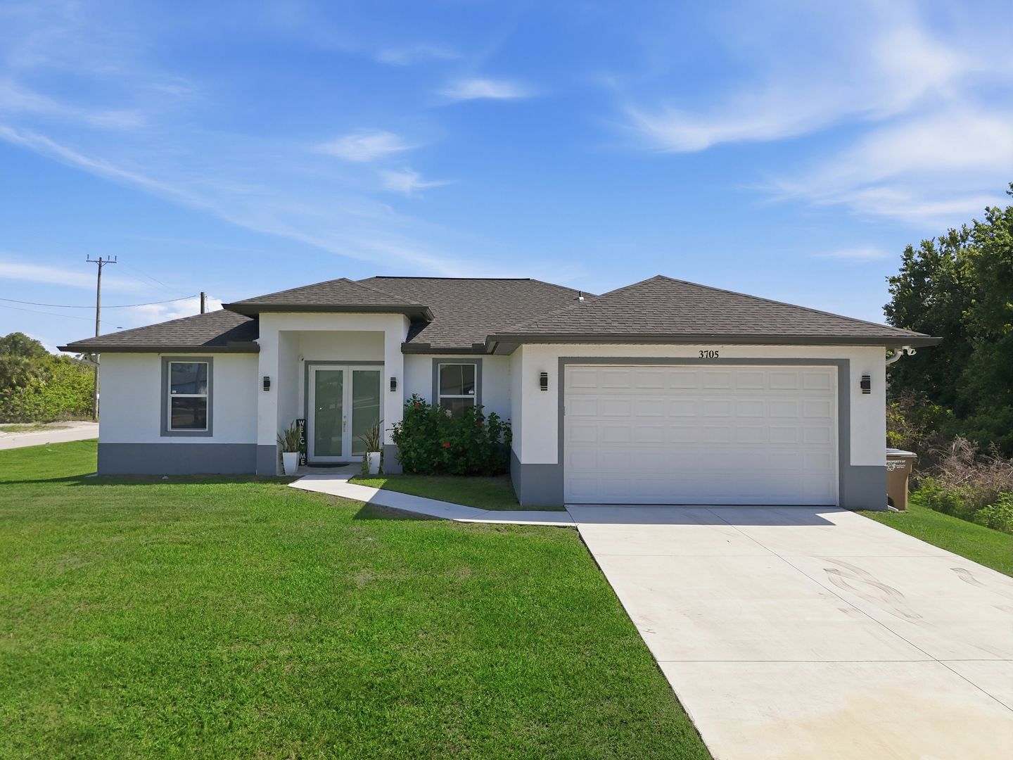 Fort Myers House: 3705 Kelsey St