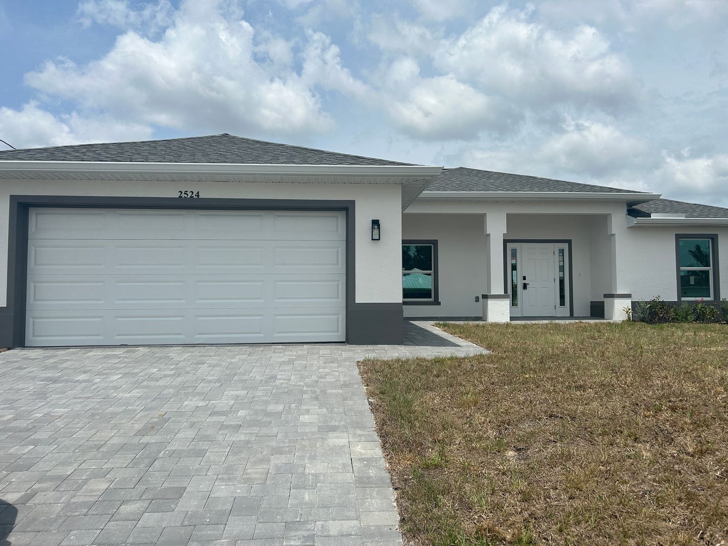 Cape Coral House: 2524 NE 1st Place