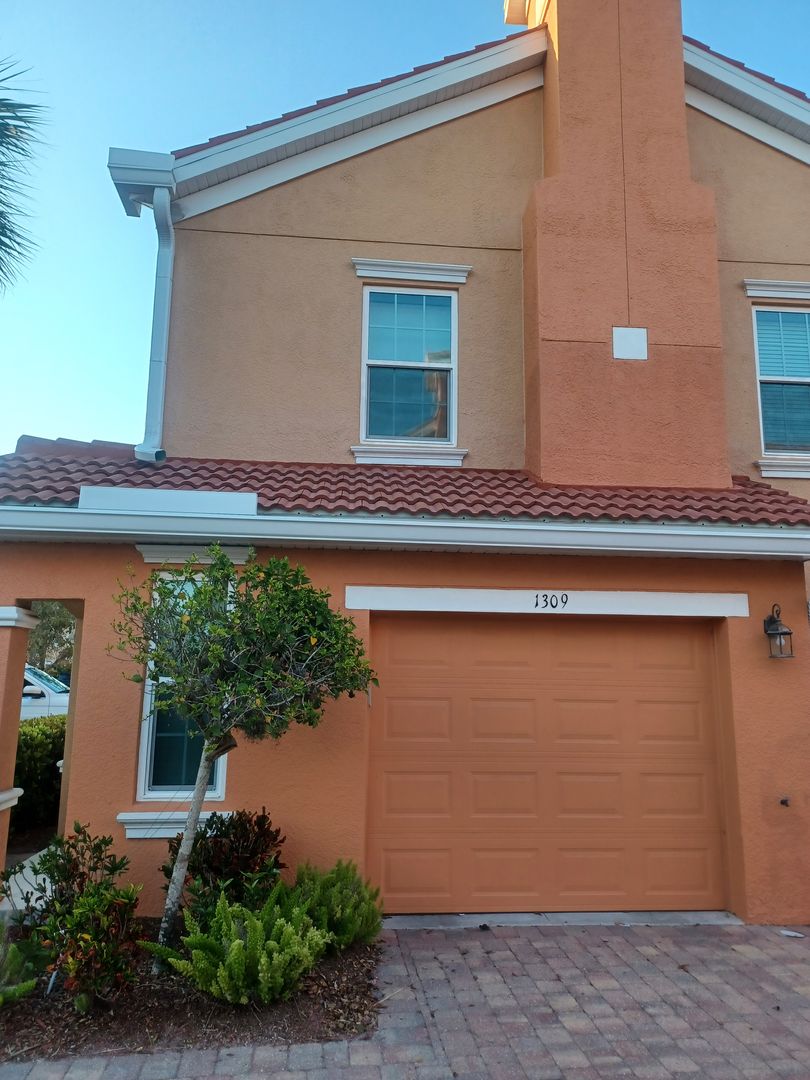 Cape Coral House: 1836 Concordia Lake Cir
