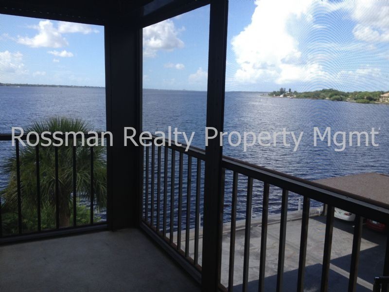 North Fort Myers House: 3490 N. Key Dr  # 401C