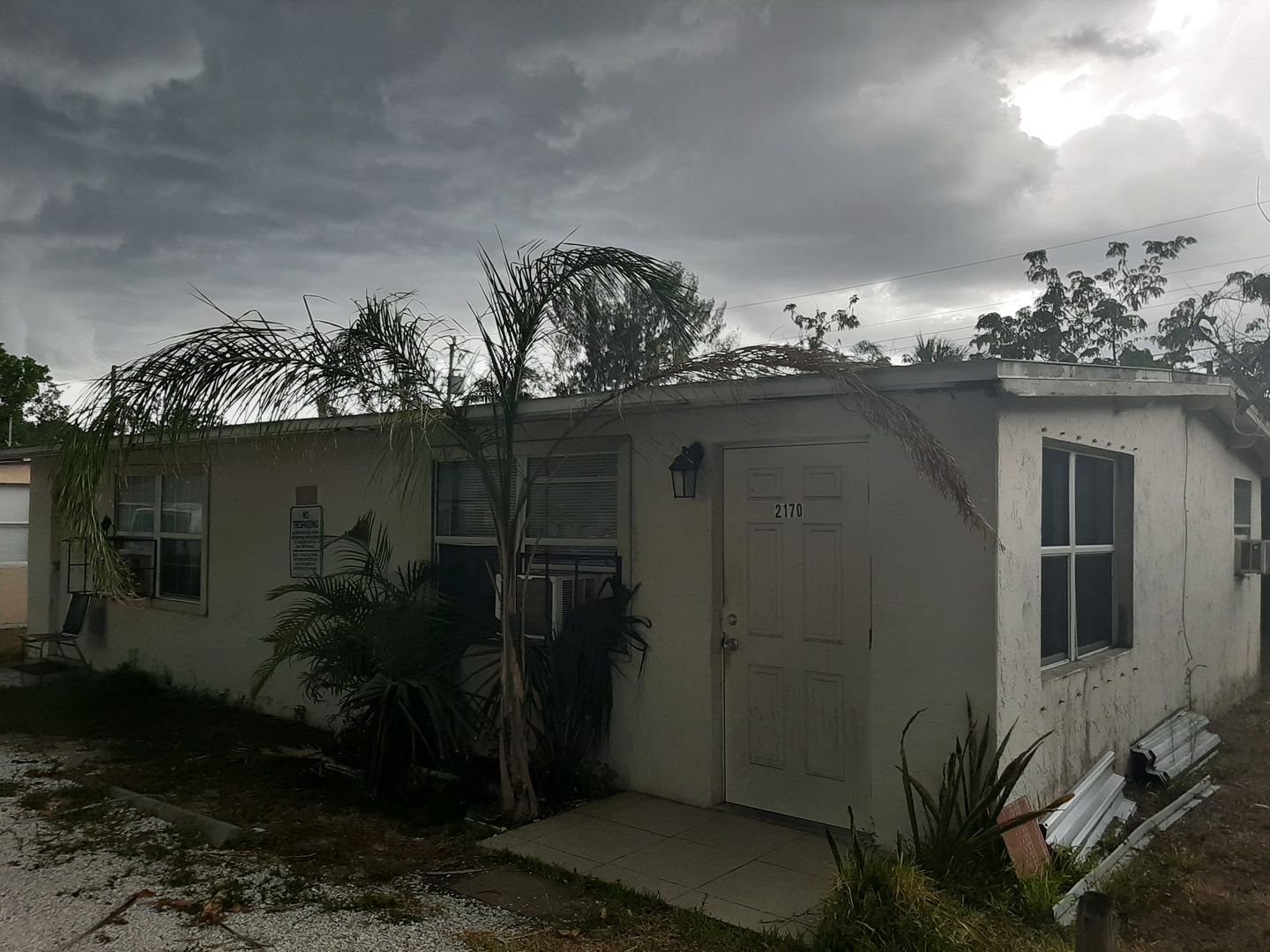 Fort Myers Apartment: 2170-2172 Davis Court