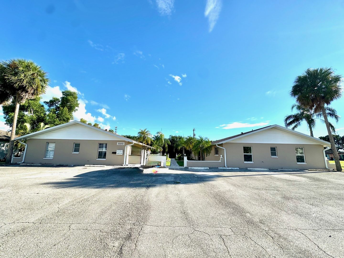Cape Coral Apartment: 1102 SE 8th Terr