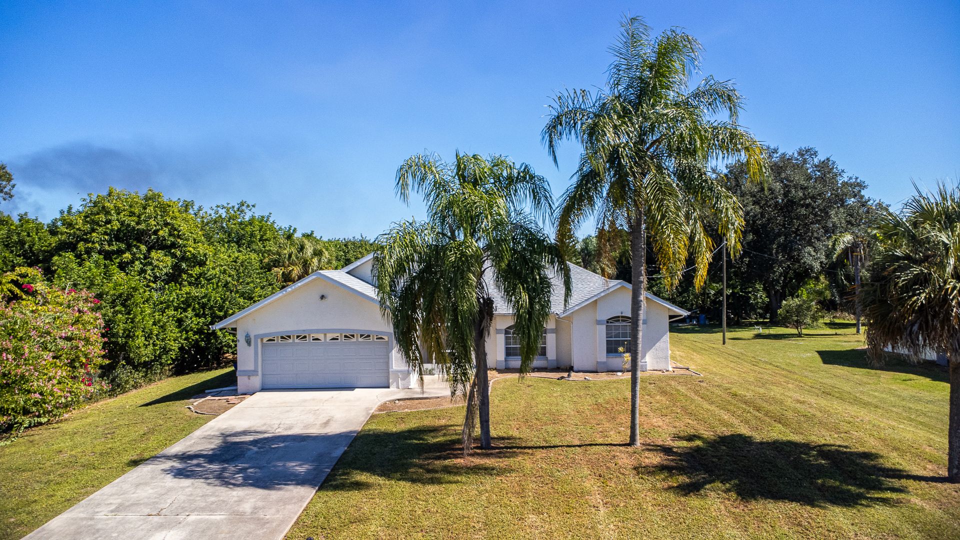 Lehigh Acres House: 608 Richmond Ave N