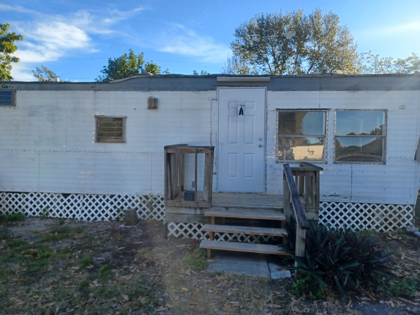 North Fort Myers Apartment: 8305 McDaniel Dr