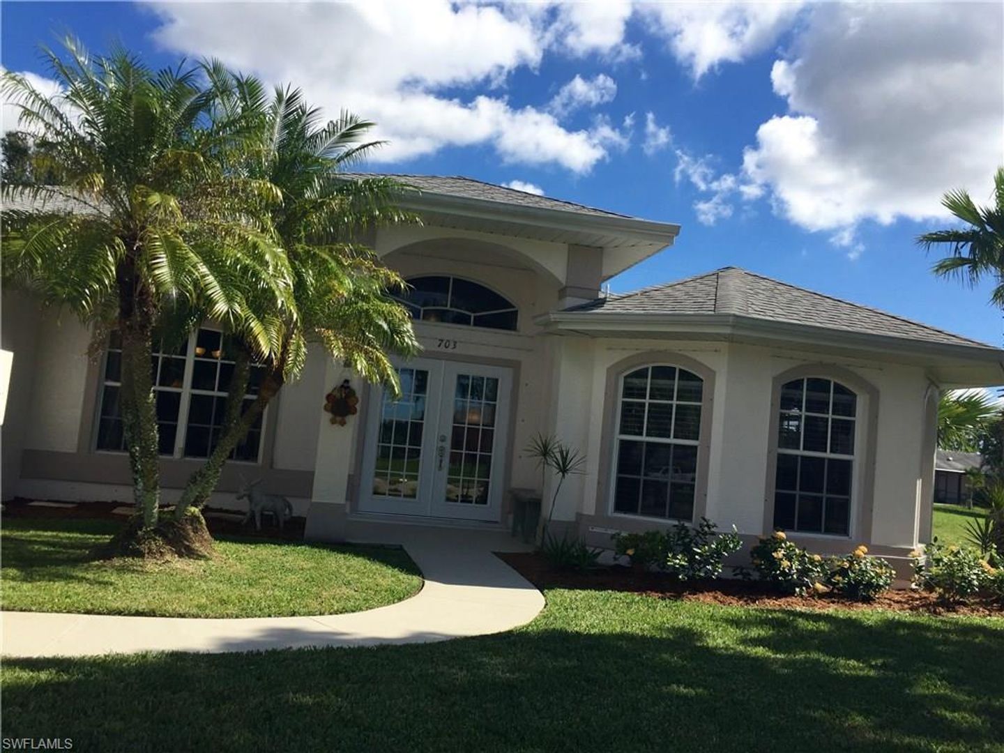 Cape Coral House: 703 SW Santa Barbara Pl