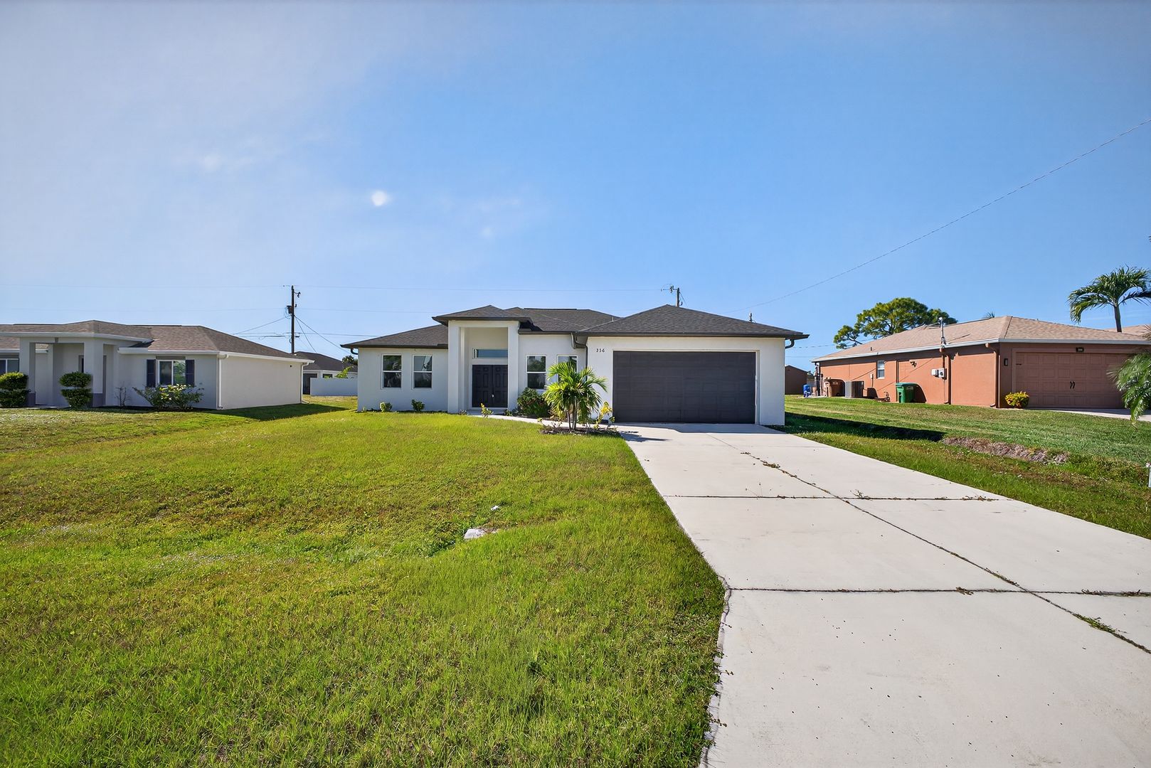 Cape Coral House: 182 NW 6th Ave