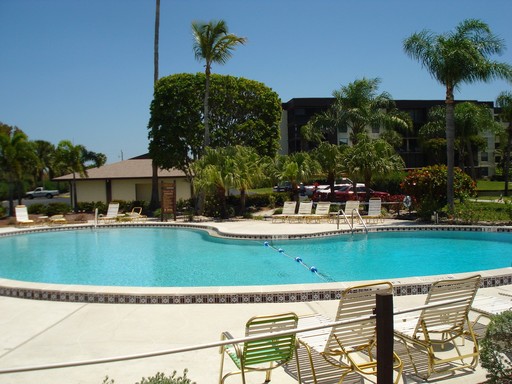 Stunning 2/2 condo – photo 1