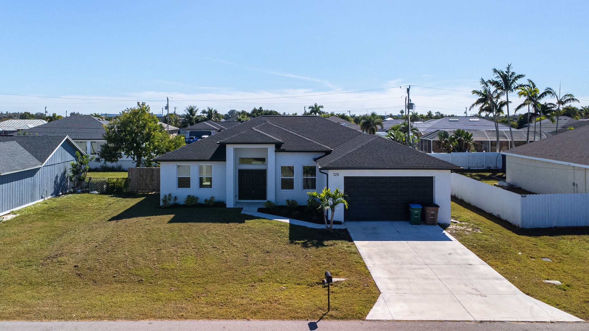CAPE CORAL House: 128 NW 7TH ST