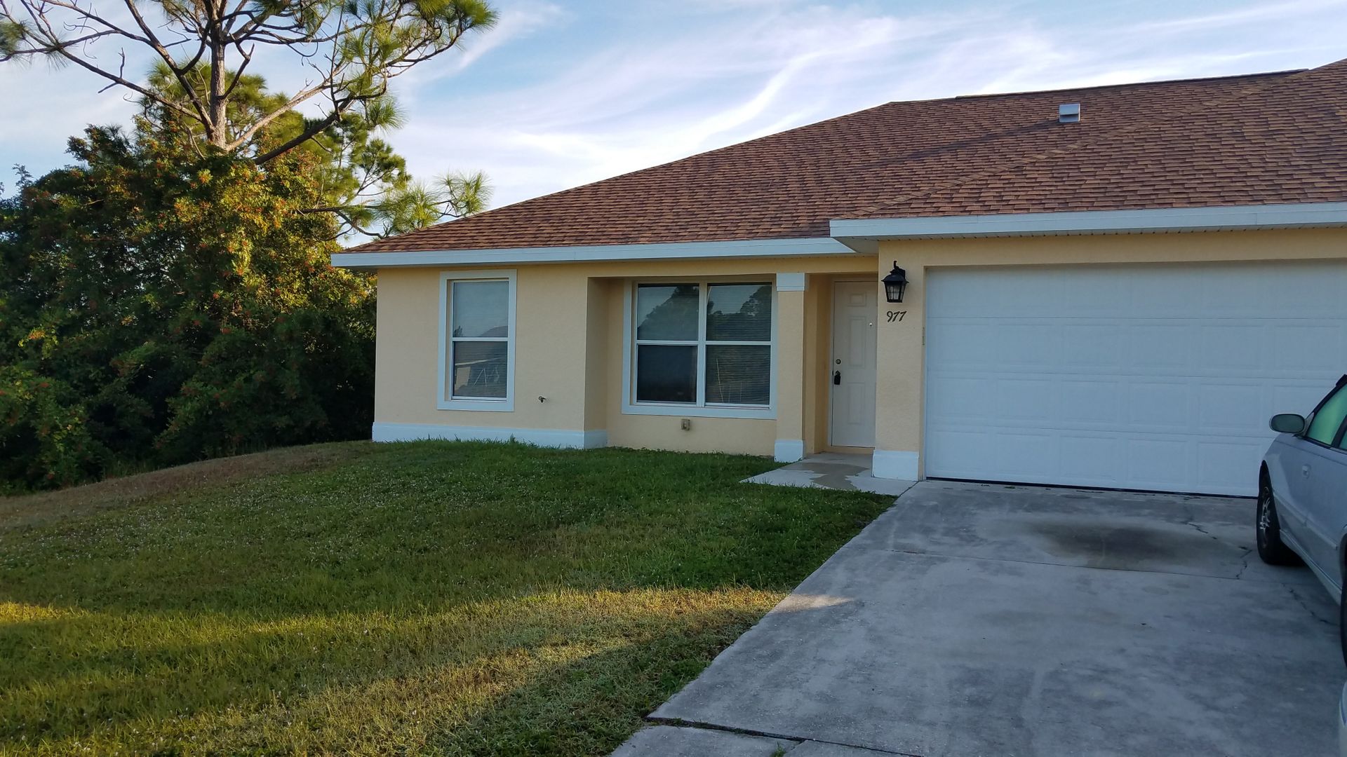 Lehigh Acres Apartment: 977-979 Graystone Ave