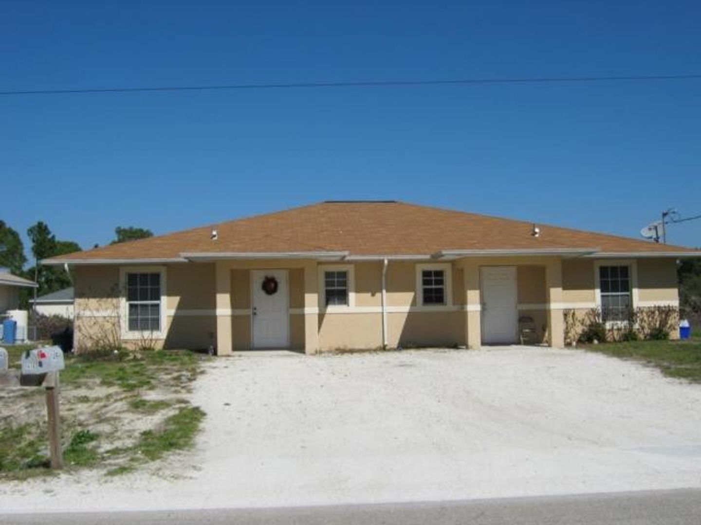 Lehigh Acres Apartment: 1416-1418 W 12th St