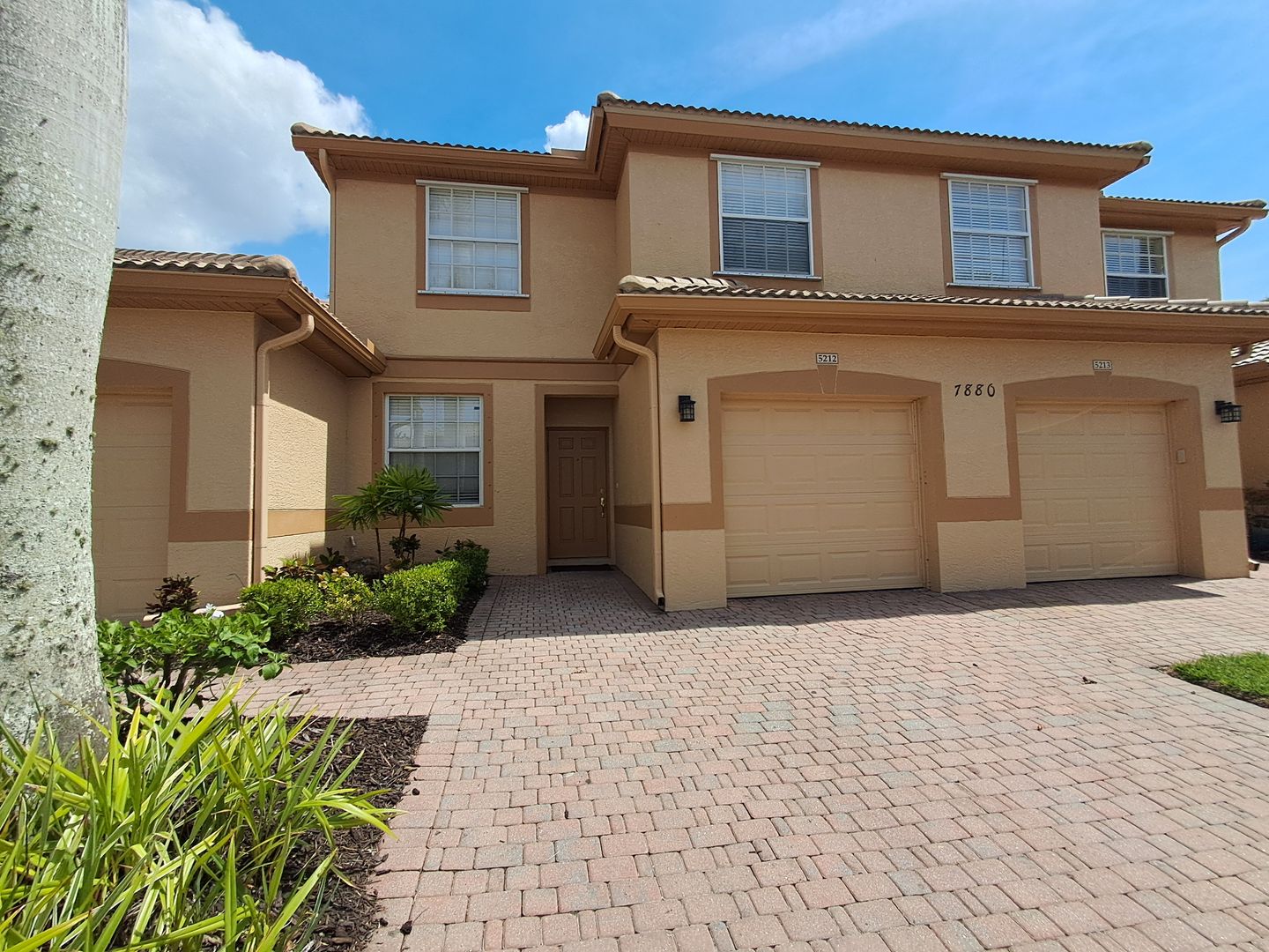 Ft Myers House: 7880 Lake Sawgrass Loop Unit 5212