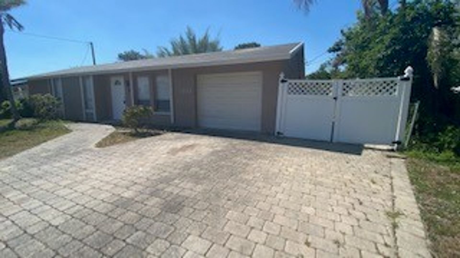 N Ft Myers House: 1933 Flamingo Dr