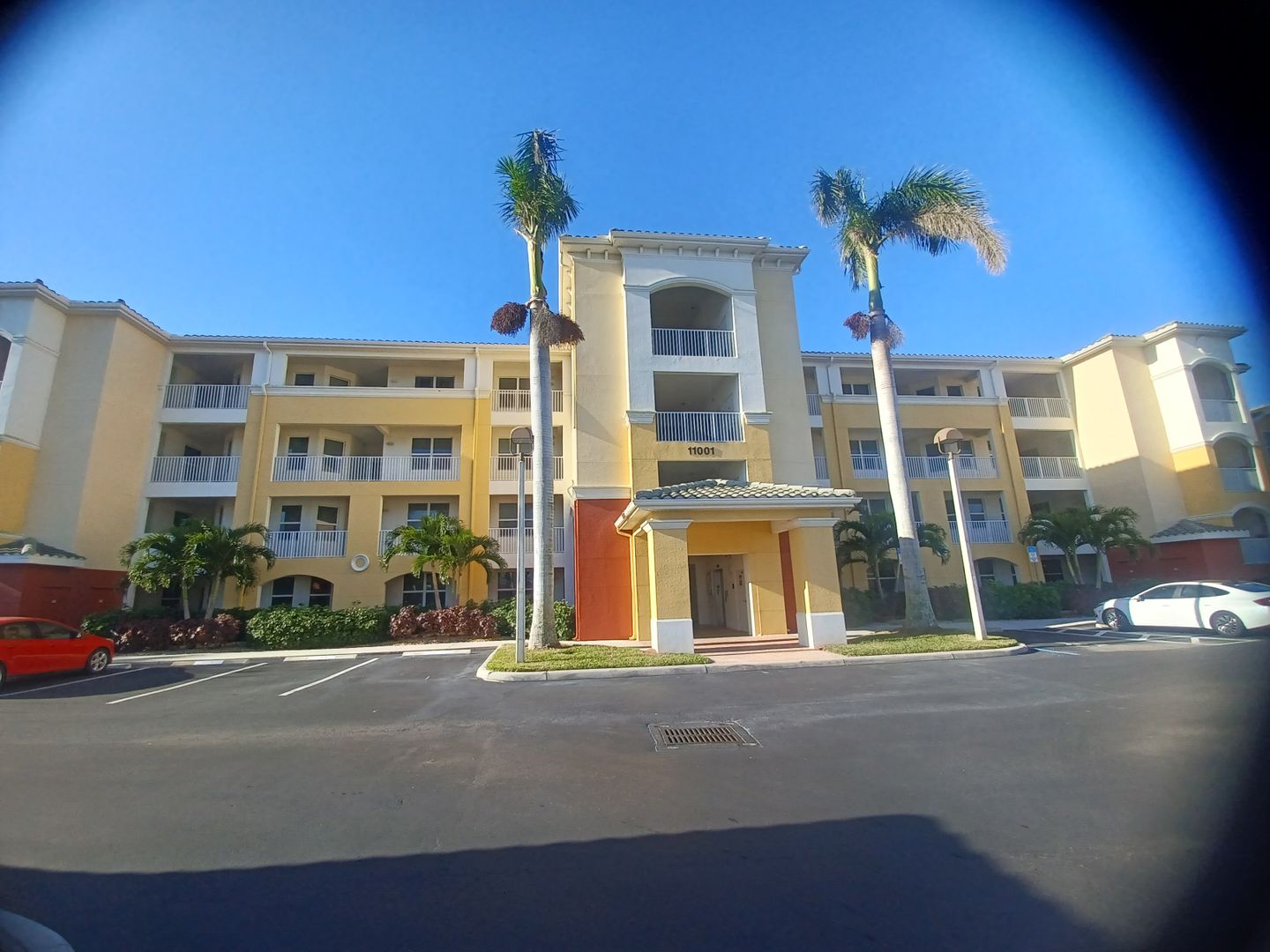 Fort Myers House: 11001 Gulf Reflections Dr 103