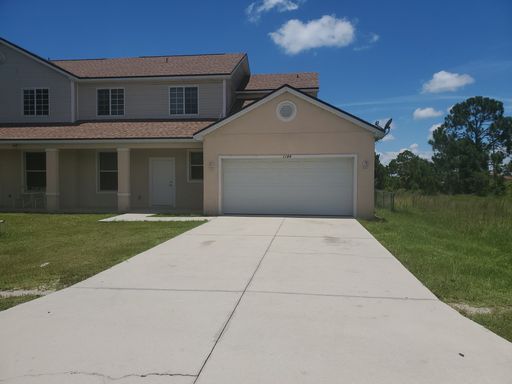 3 BR/2.5 BA Duplex + 2 car garage – photo 1