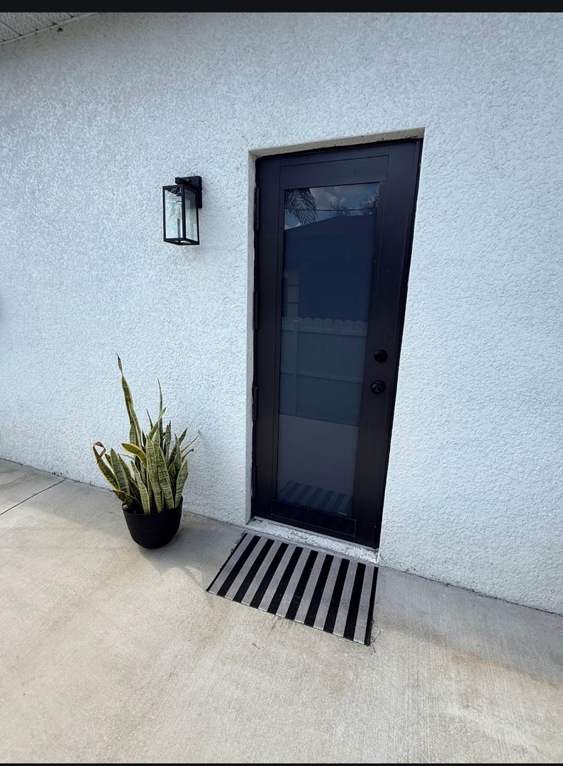 Lehigh Acres House: 2820 11th St W Efficiency