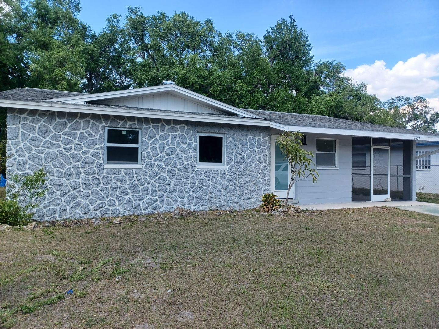 Fort Myers House: 2627 Saint Charles St