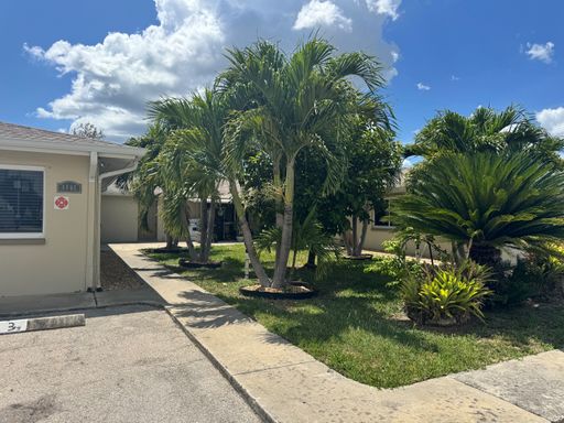 $300 FIRST MONTHS RENT LOCATION! Spacious 2 Bedroom / 2 Bathroom ASSISTANCE PROGRAMS WELCOME – photo 1