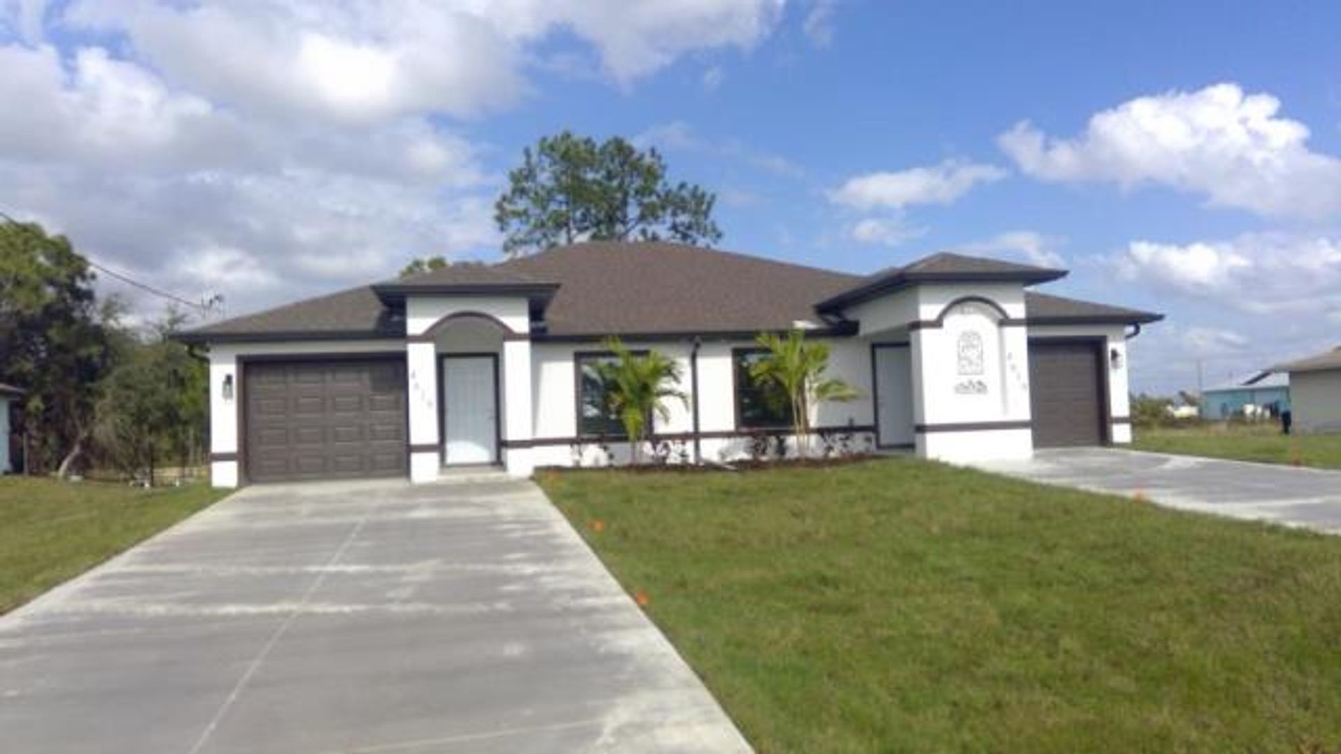 LEHIGH ACRES Apartment: 4616-4618 Leonard Blvd S