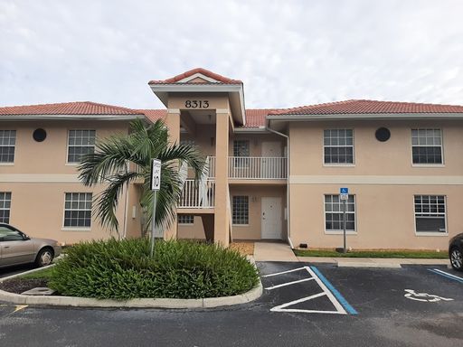 Ground Floor 2/2 Condo off Six Mile Cypress – photo 1