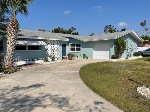 Yacht Club area of Cape Coral, 13 Minute Walk to the beach – photo 1