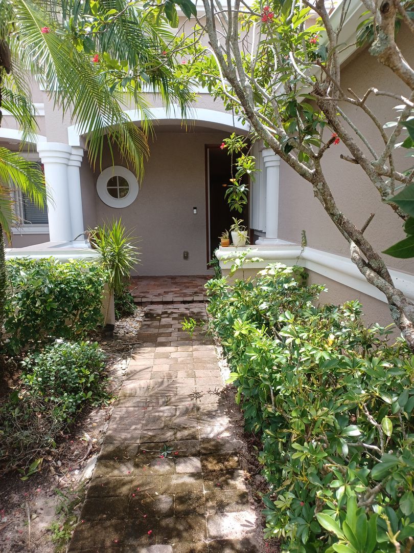 Fort Myers House: 3345 Antica St