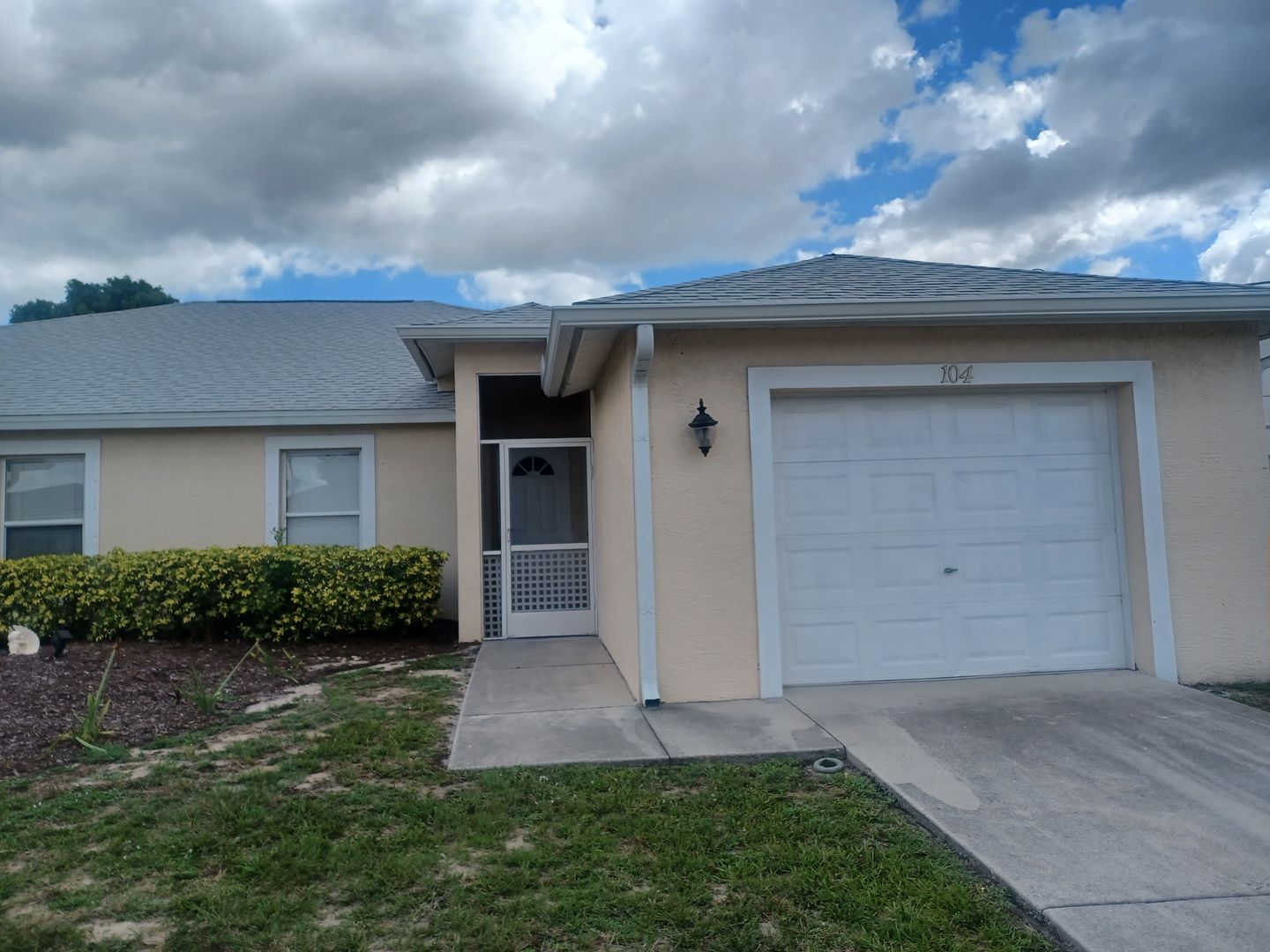 Cape Coral Apartment: 100 / 104 Trafalgar Pkwy