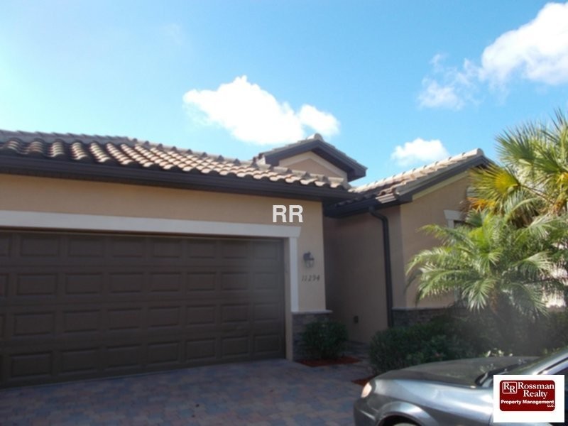 Fort Myers House: 11294 Red Bluff Ln