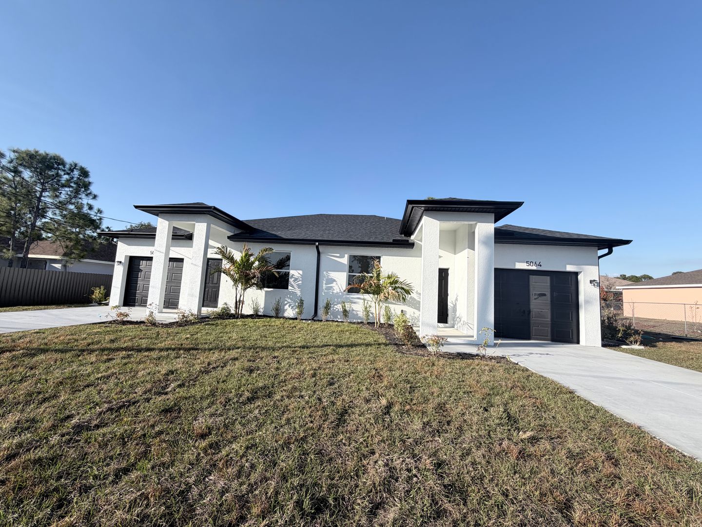 Lehigh Acres Apartment: 5064-5066 Jones Dr