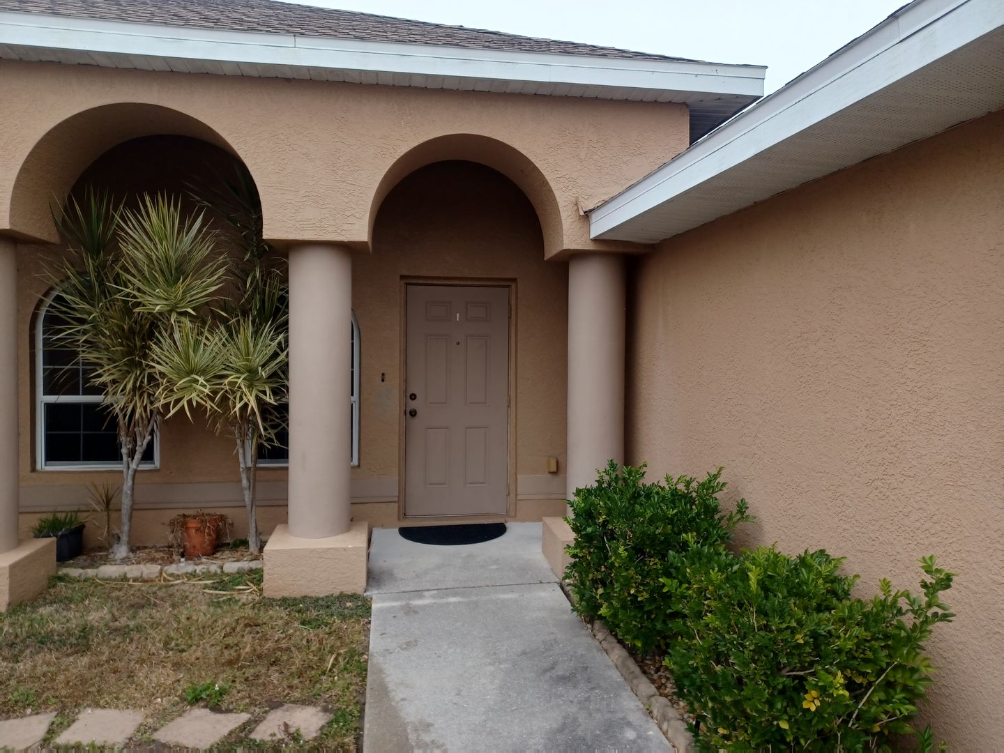 Cape Coral House: 3018 SE Santa Barbara Pl