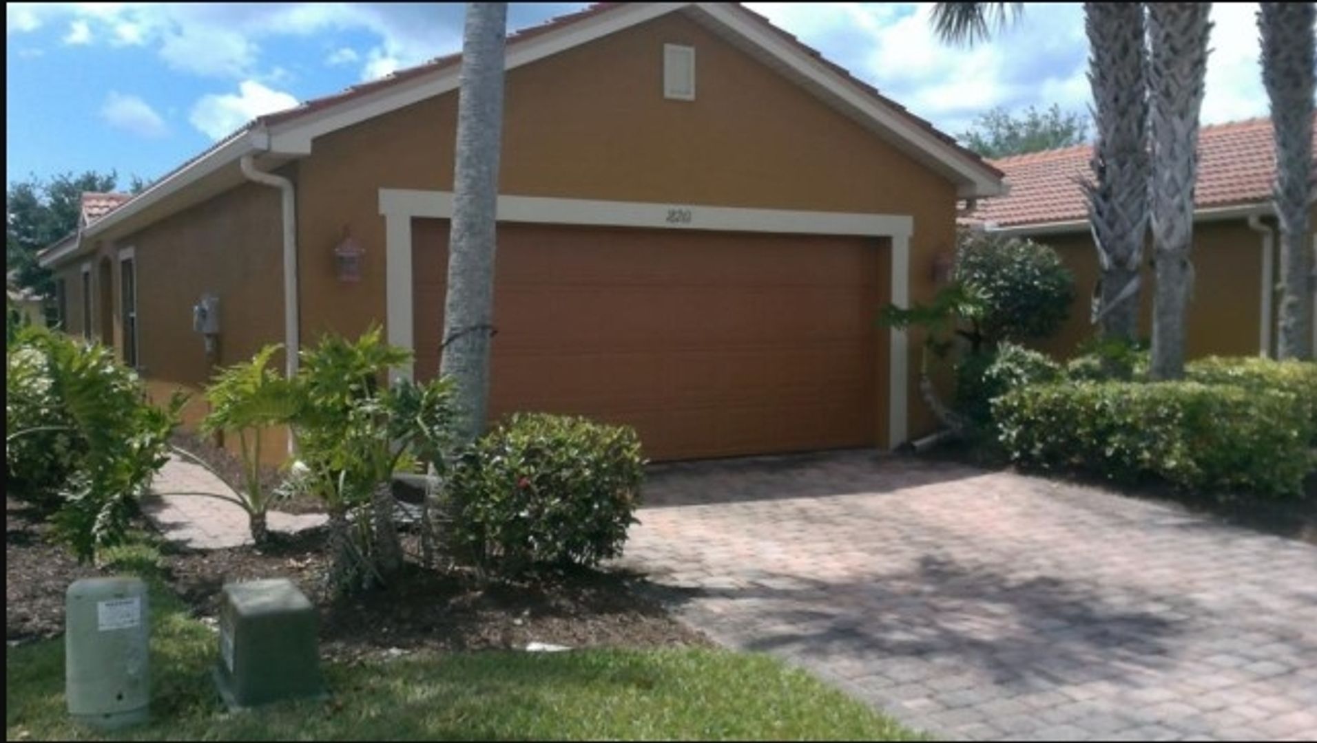 LEHIGH ACRES House: 18261 MINOREA LN