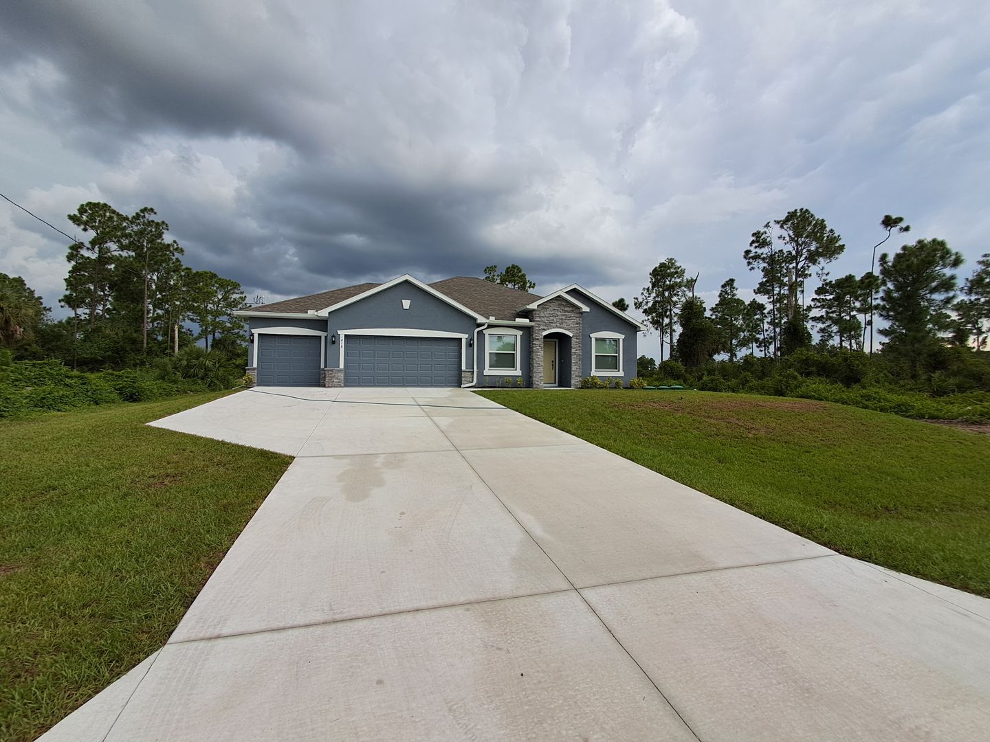 Lehigh Acres House: 1018 Fayette Ave