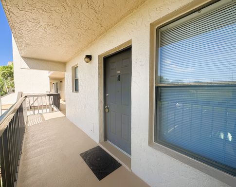 Charming 2 Bedroom, 1 Bath Condo in 55+ Community! – photo 1
