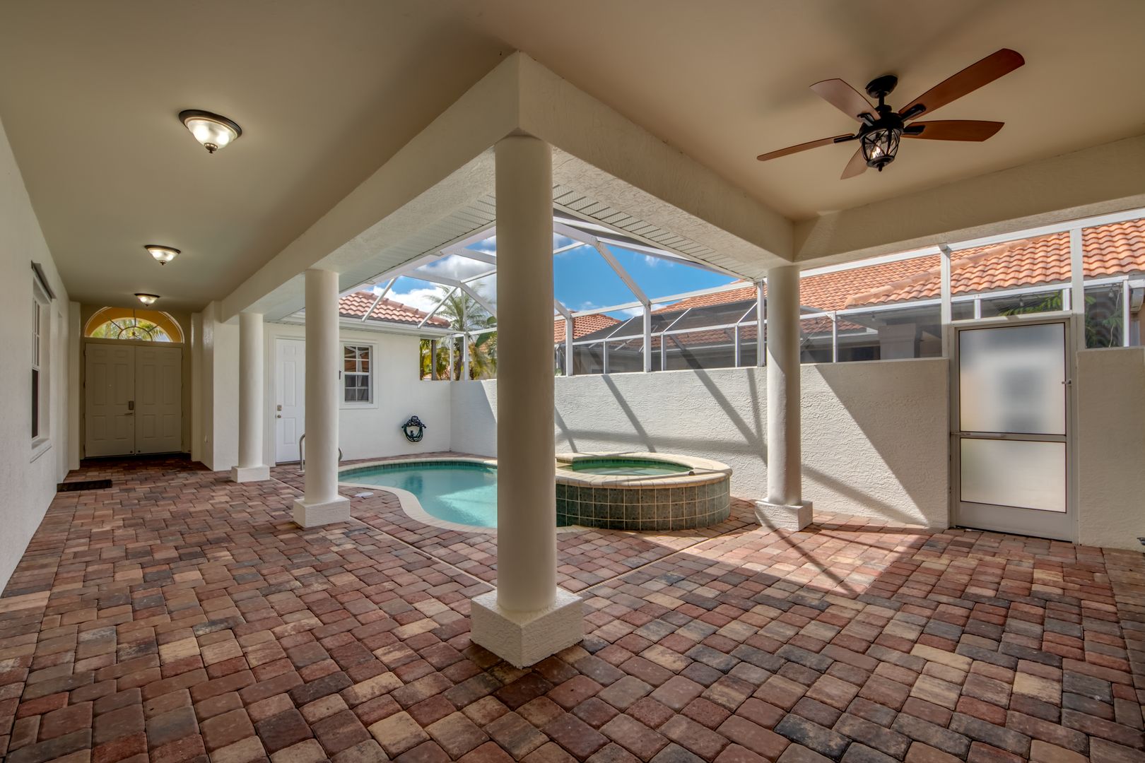 Fort Myers House: 14021 Bently Cir