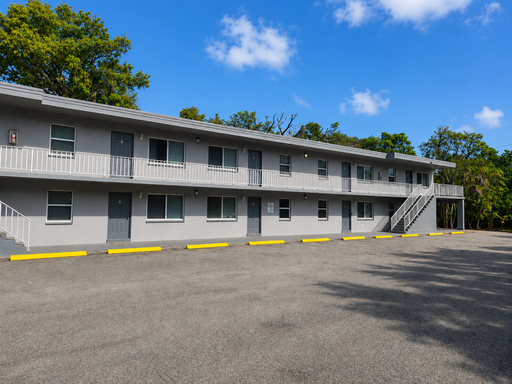 Cozy 2 BR Apartment Affordable Living in Fort Myers MOVE IN SPECIAL 50% OFF FIRST MONTH RENT! APPROVED APPLICATION PENDING DEPOSIT – photo 1
