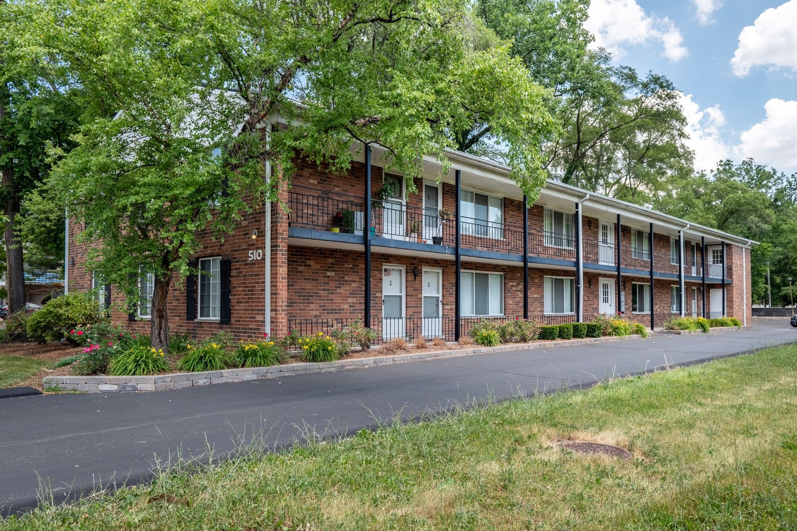 CLAWSON Apartment: 510 NORTH ROCHESTER ROAD