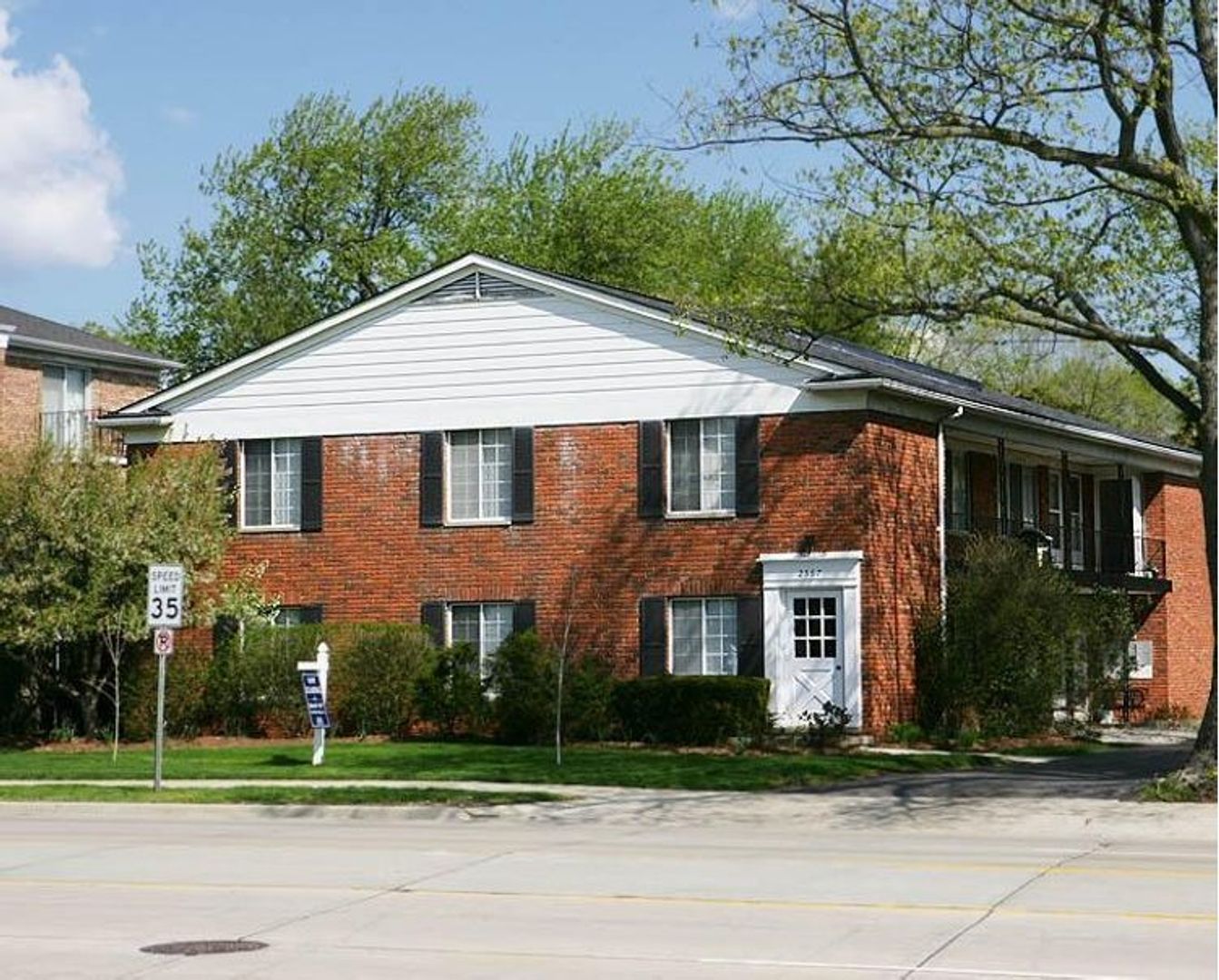 BIRMINGHAM Apartment: 2567 EAST MAPLE ROAD
