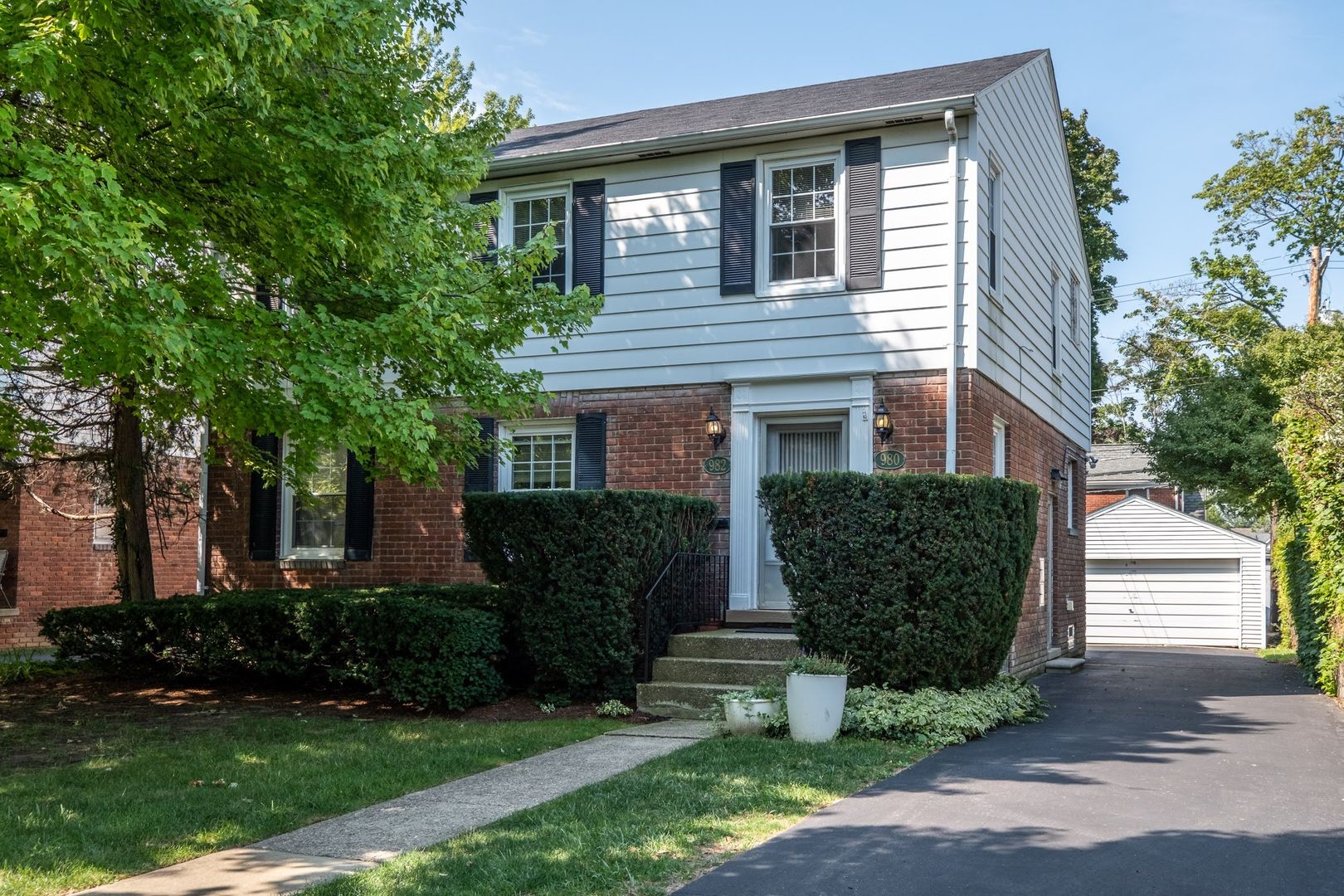 BIRMINGHAM Apartment: 980-982 HENRIETTA