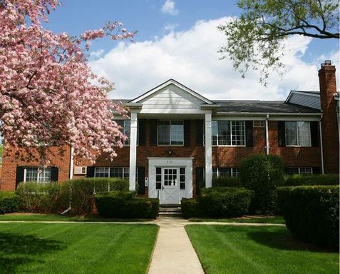 Royal Oak Apartment: One Bedroom and One Bathroom Units Available. – photo 1