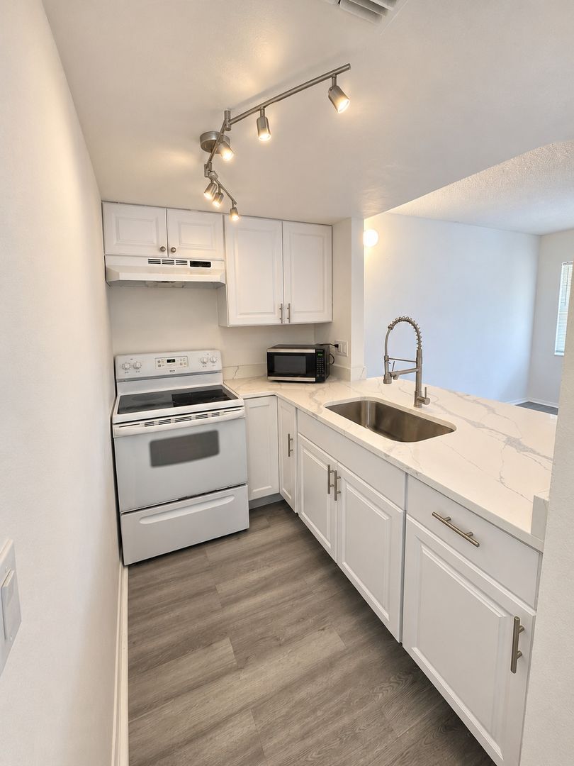 7141 E Bank Dr 5 of 12