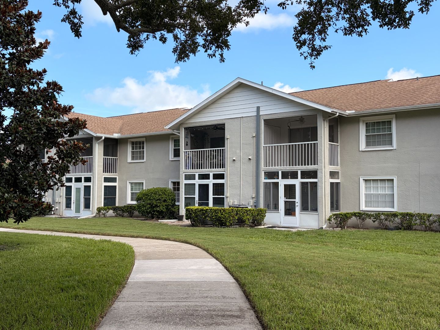 Dunedin House: 1435 Millstream Ln, Apt 204