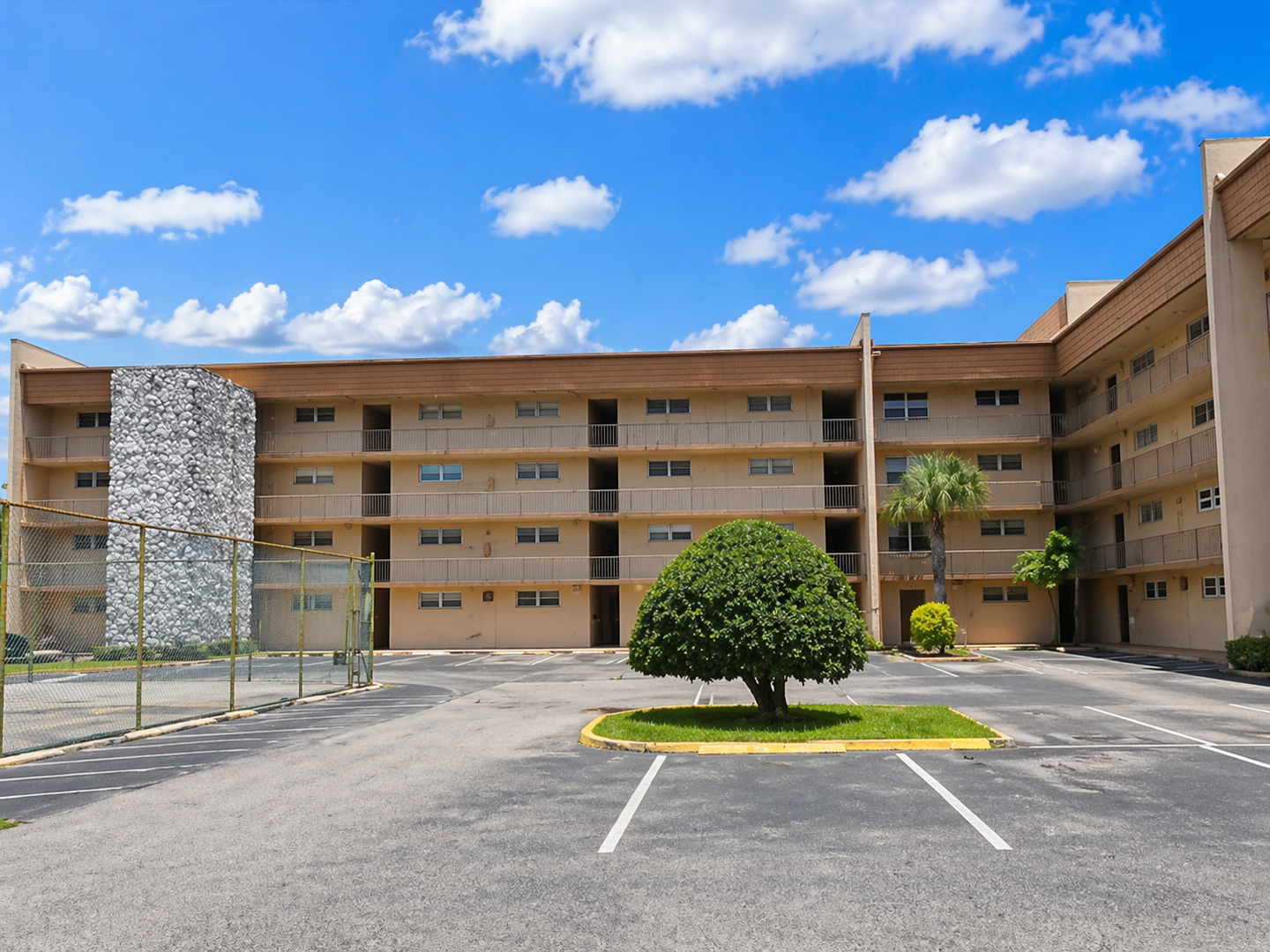 Tampa House: 5820 N Church Ave, Unit 129