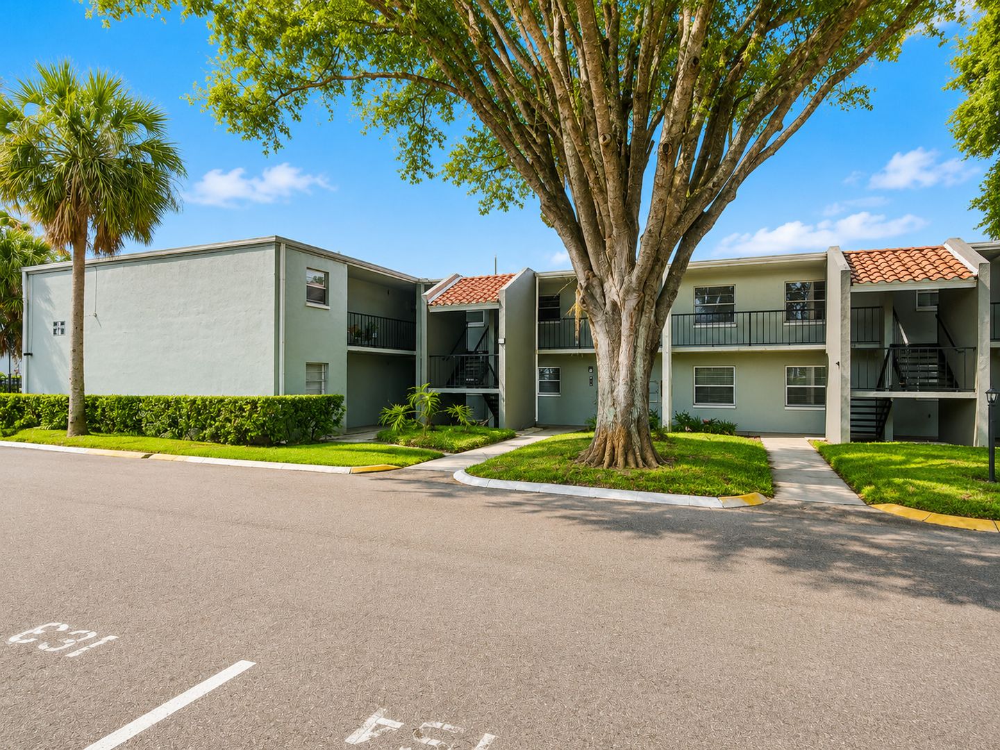 Tampa Condo: 2812 Somerset Park Dr, Unit 105