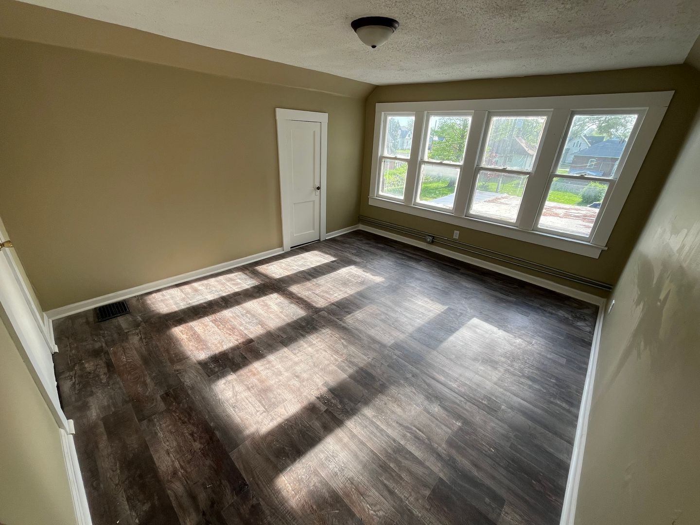 Princeton Apartment: 318 S Gibson Street