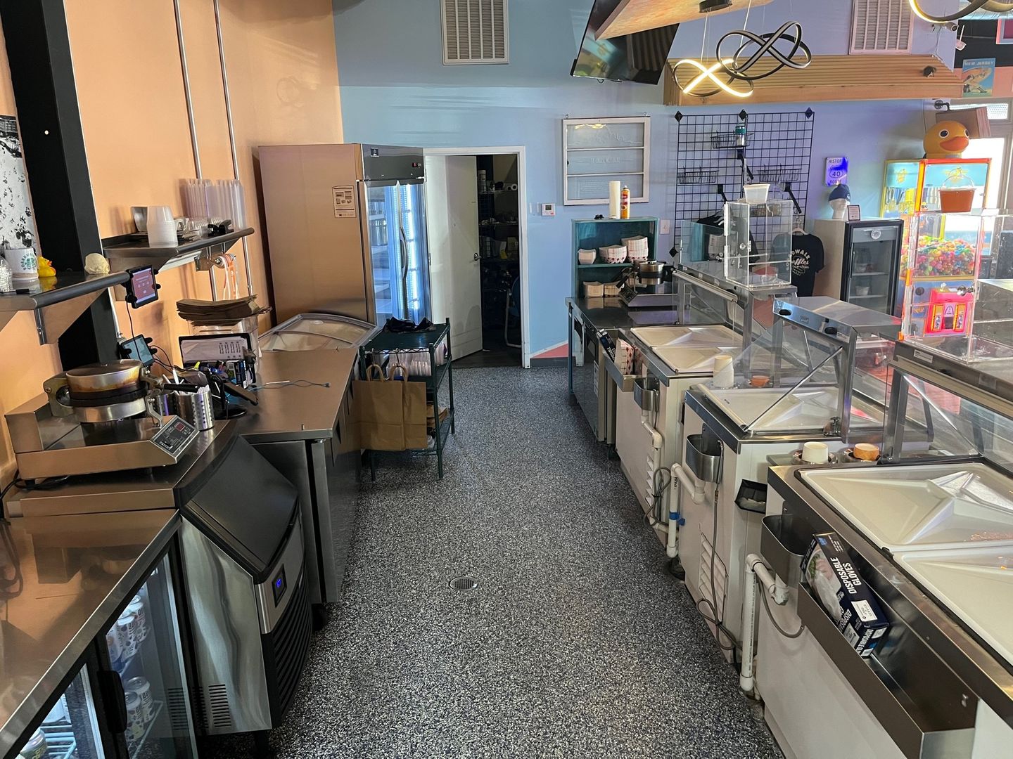 7376 Manchester Road, St. Louis, MO 63143