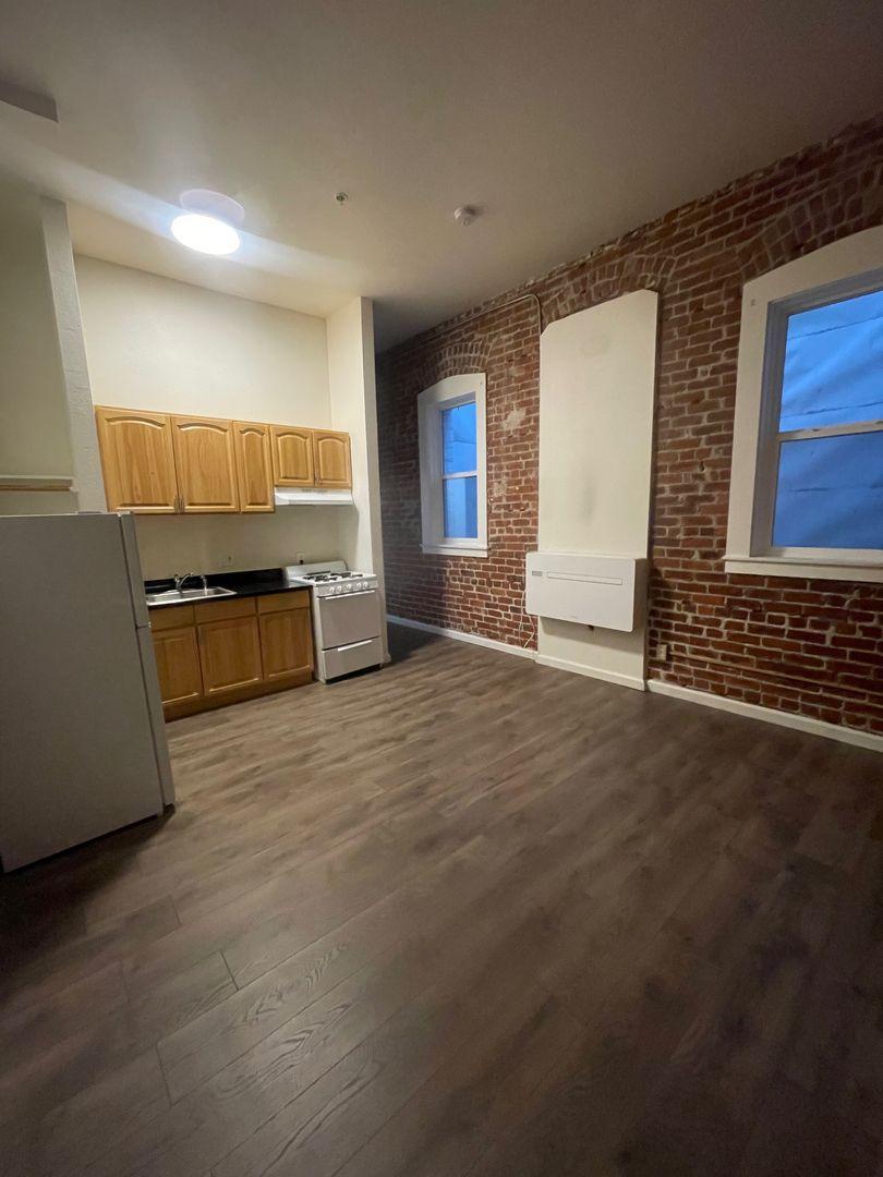 419 Georgia Street - Main Image
