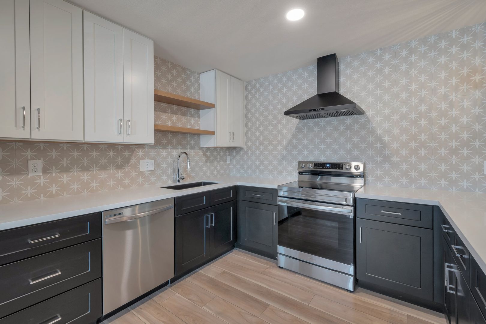 Tempe House: 630 E Laguna Dr