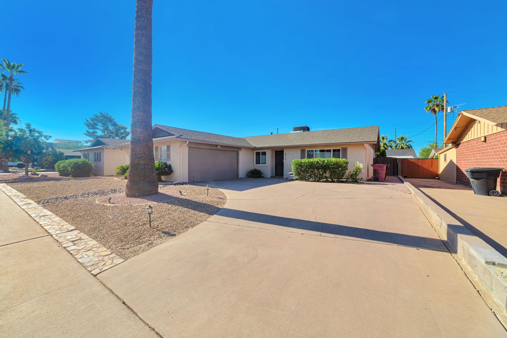 Scottsdale House: 8737 E Plaza Ave