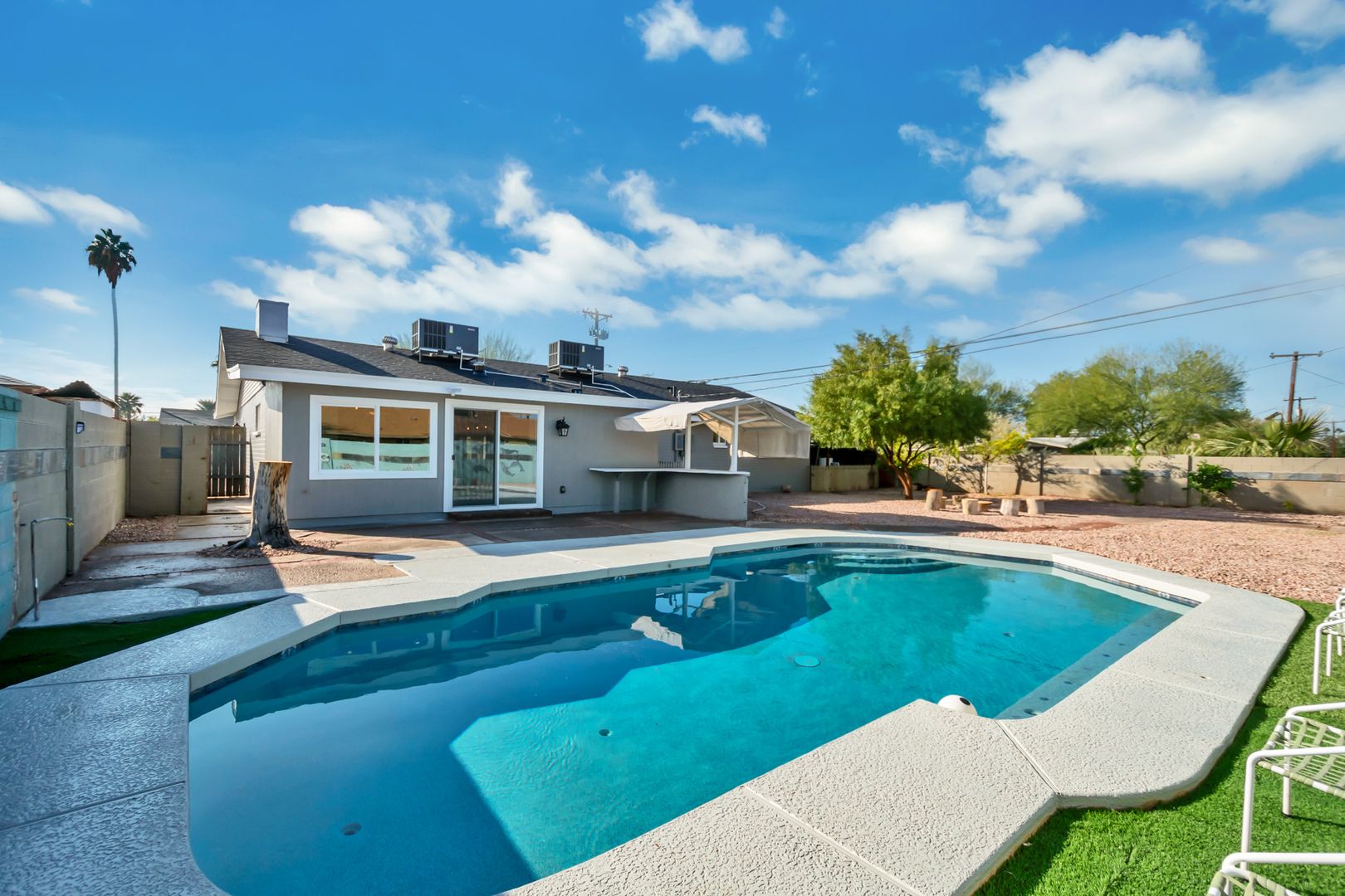 Tempe House: 302 E Manhatton Dr