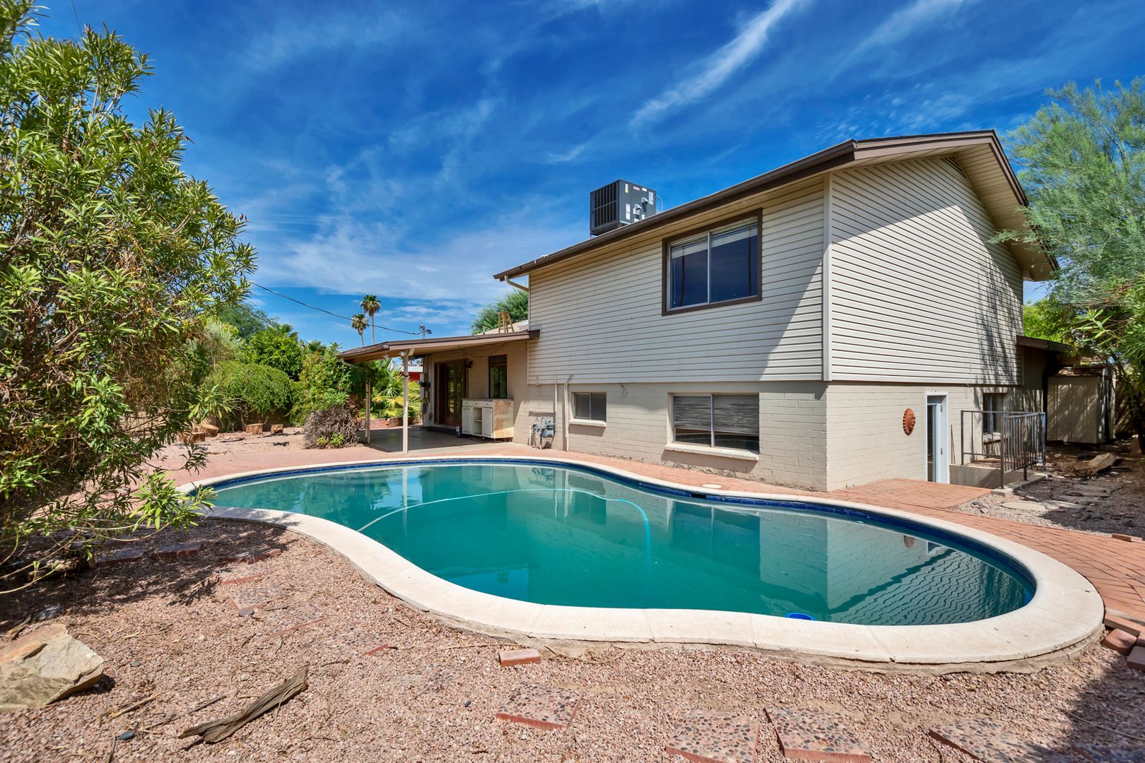 Tempe House: 525 E Alameda Dr