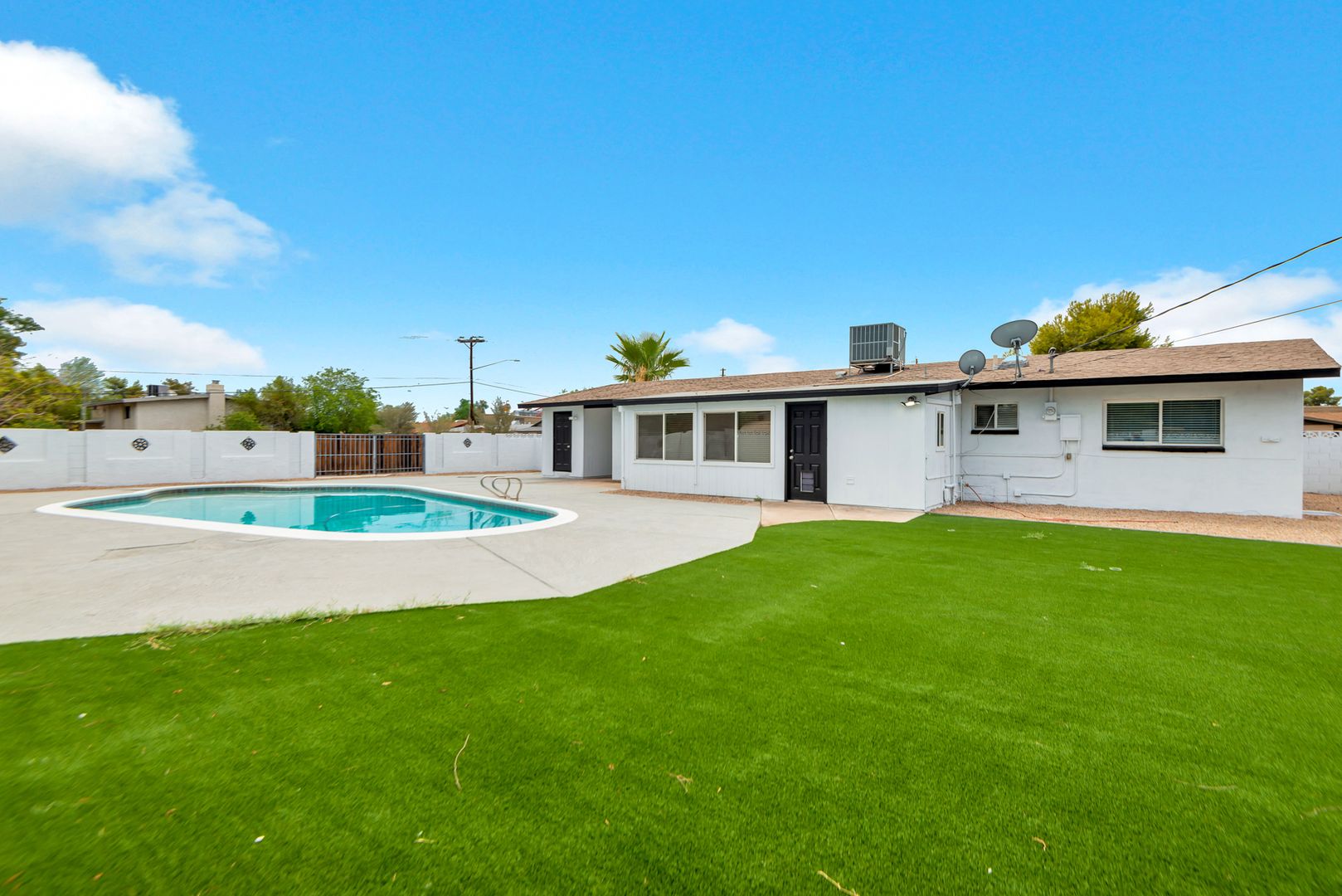 Tempe House: 216 E Riviera Drive